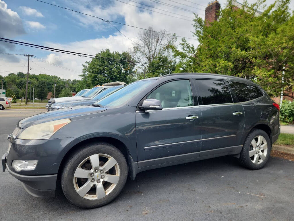 2010 Chevrolet Traverse LTZ FWD