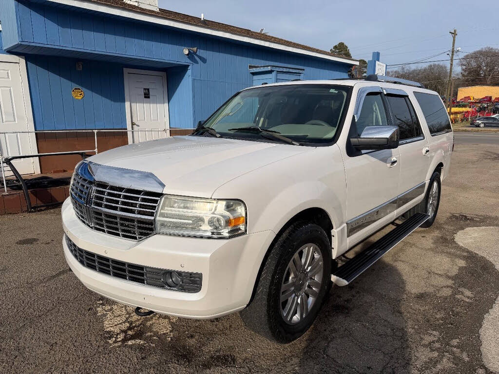 2011 Lincoln Navigator L RWD