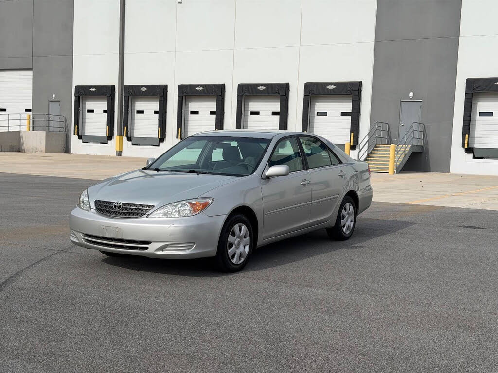 2004 Toyota Camry LE FWD