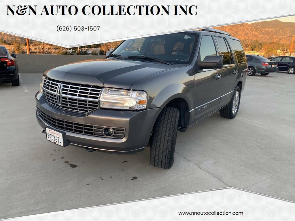 2011 Lincoln Navigator RWD