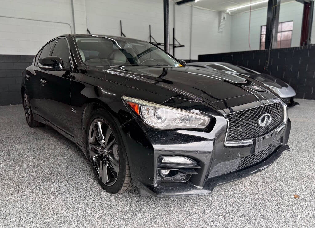 2016 INFINITI Q50 Red Sport 400 AWD