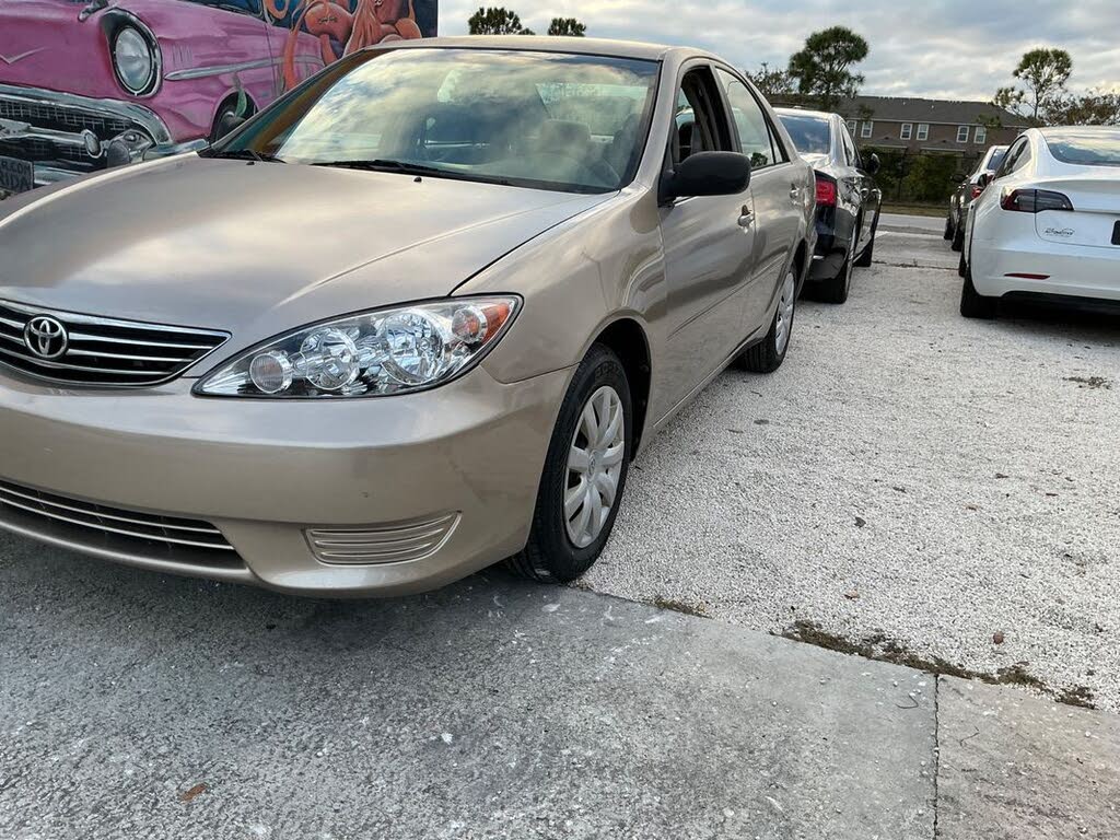 2005 Toyota Camry LE FWD