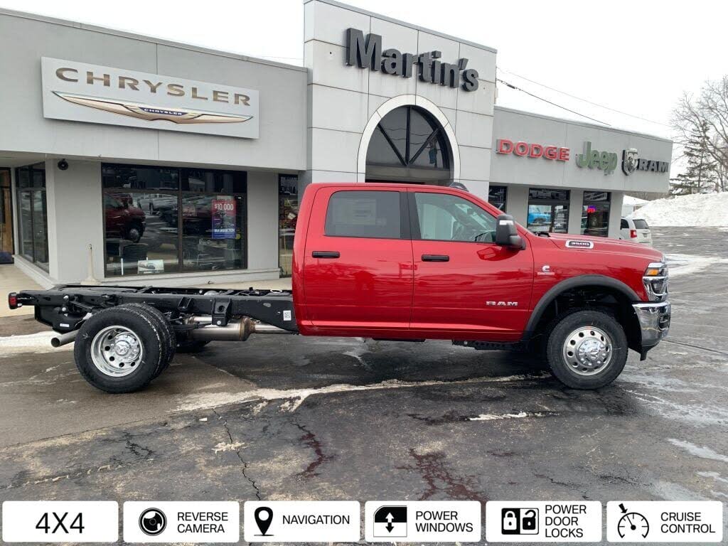 2026 RAM 3500 Chassis Big Horn Crew Cab LB DRW 4WD