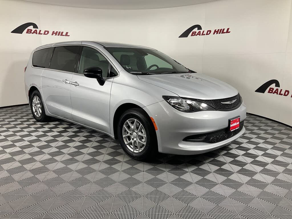 2026 Chrysler Voyager LX FWD