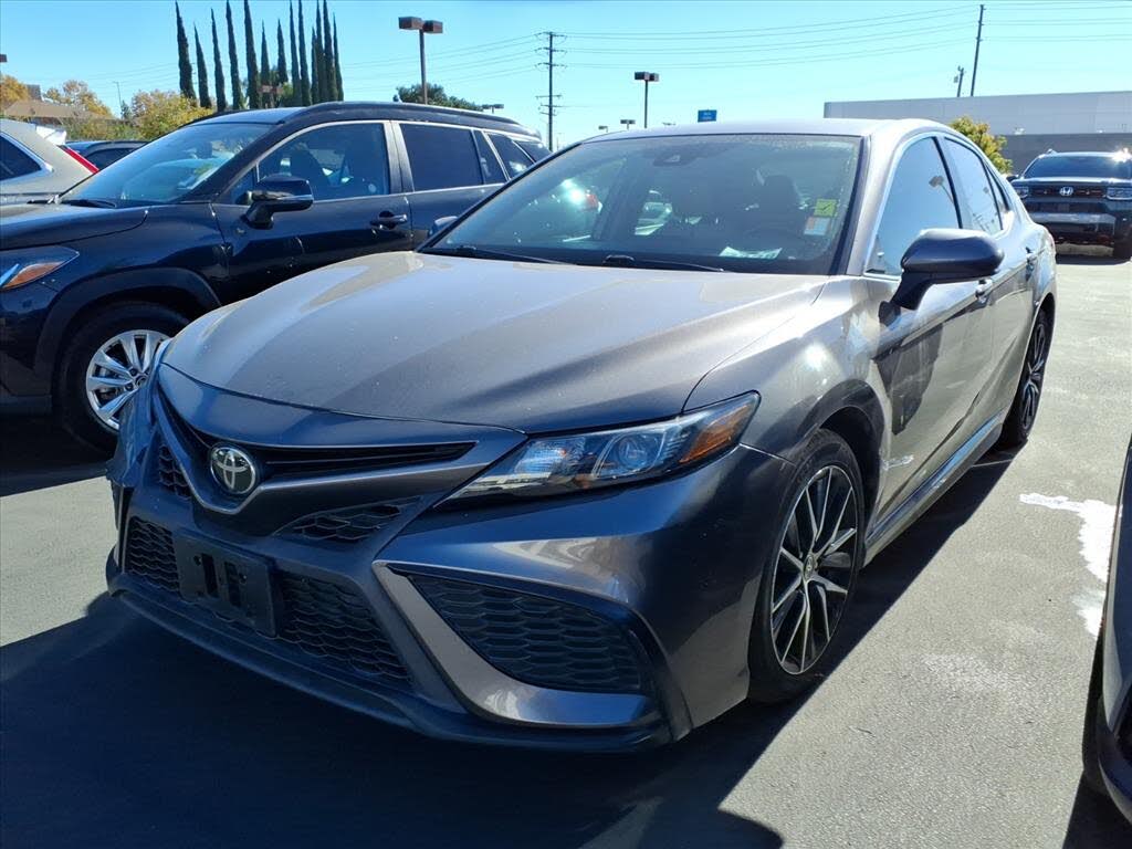2021 Toyota Camry SE FWD