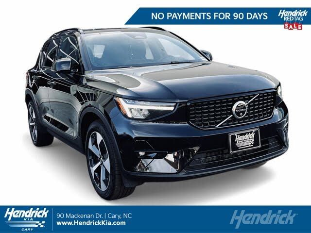 2025 Volvo XC40 B5 Plus Dark Theme AWD