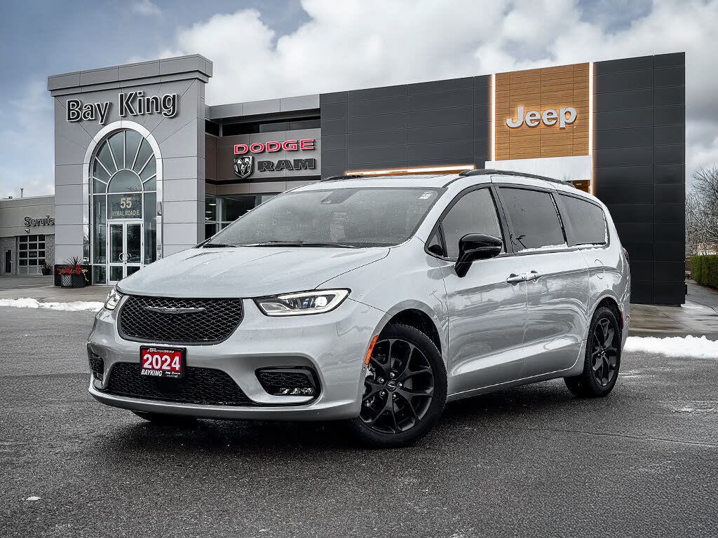 2024 Chrysler Pacifica Limited FWD