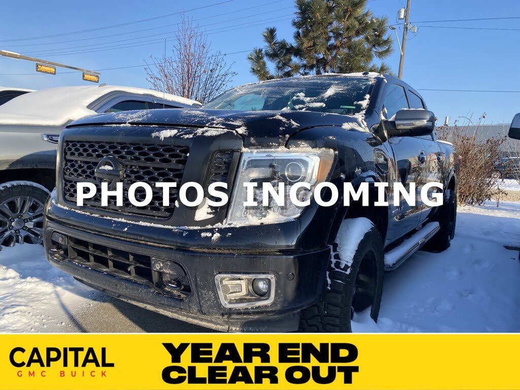 2017 Nissan Titan Platinum Reserve Crew Cab 4WD