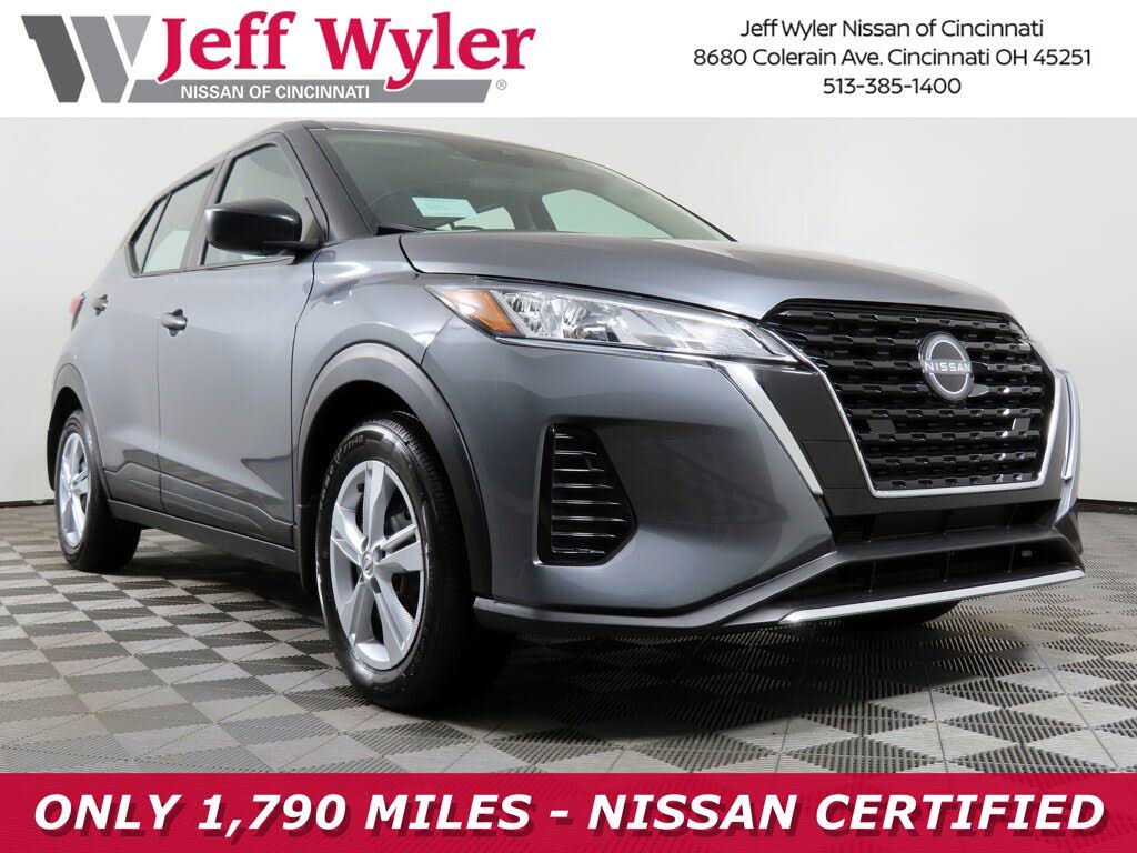 2025 Nissan Kicks Play S FWD