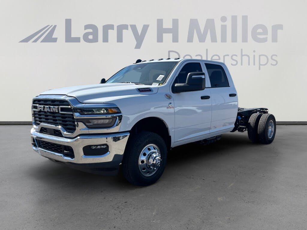 2025 RAM 3500 Chassis Tradesman Crew Cab LB DRW 4WD