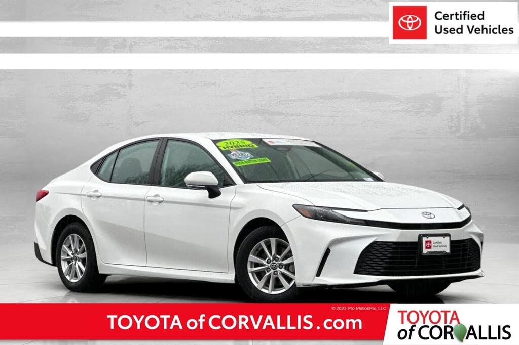 2025 Toyota Camry LE FWD