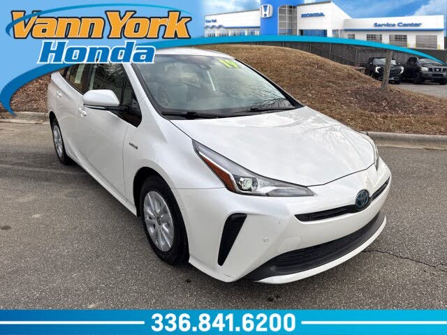 2019 Toyota Prius LE FWD