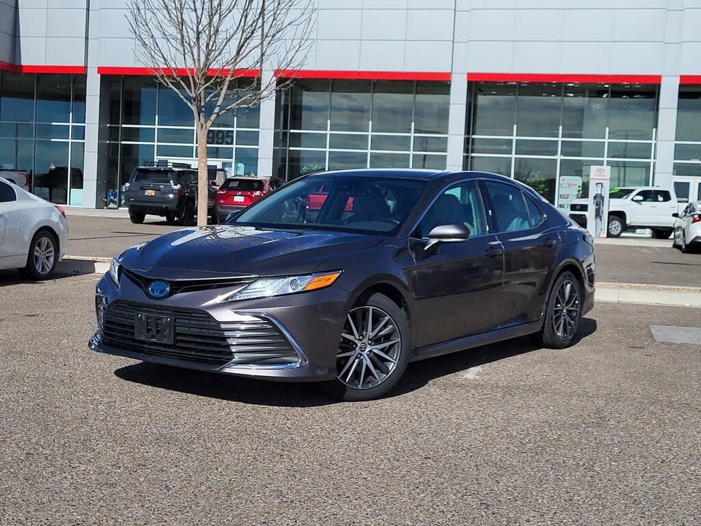 2023 Toyota Camry Hybrid XLE FWD