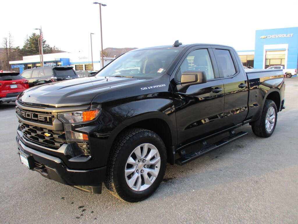 2024 Chevrolet Silverado 1500 Custom Double Cab 4WD