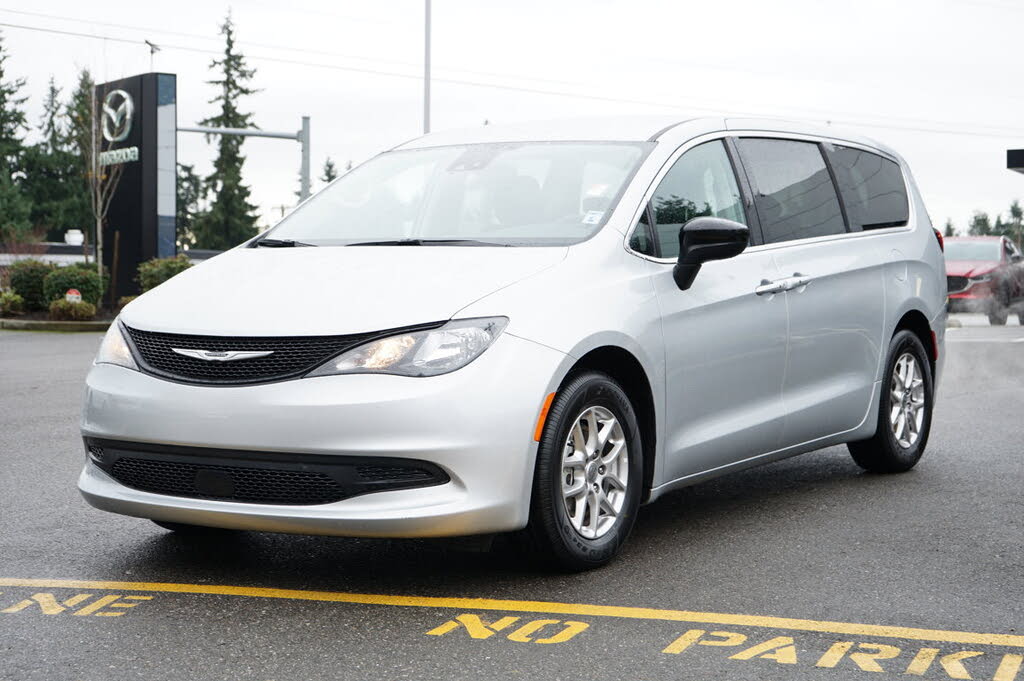 2024 Chrysler Voyager LX FWD