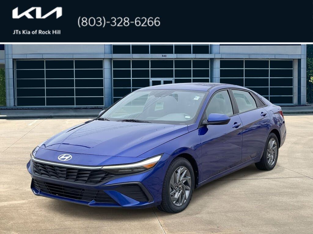 2024 Hyundai Elantra SEL FWD