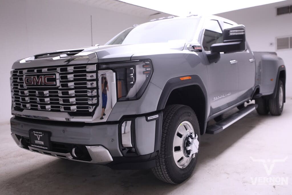 2026 GMC Sierra 3500HD Denali Crew Cab 4WD