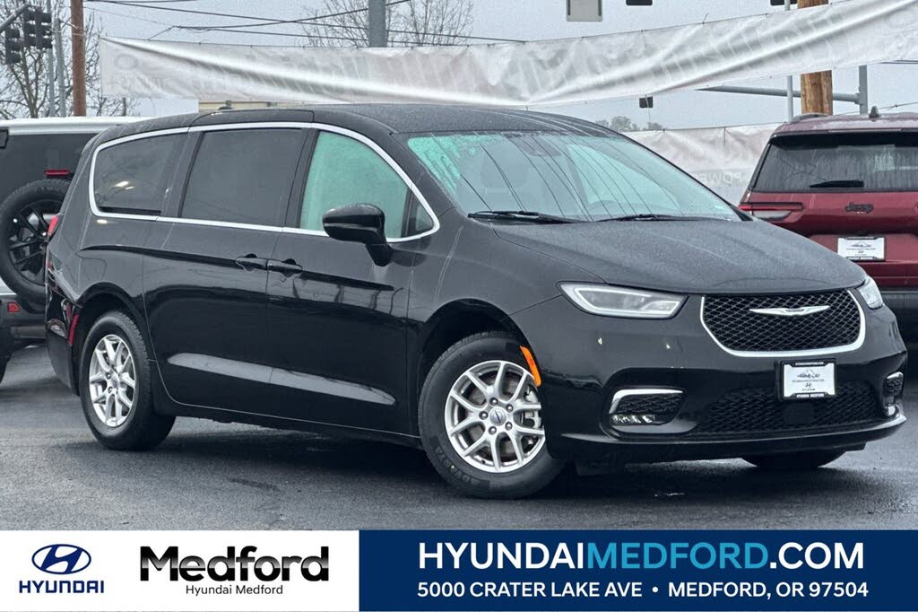 2024 Chrysler Pacifica Touring L FWD