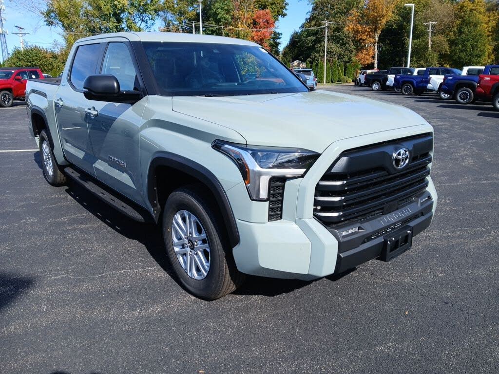 2026 Toyota Tundra SR5 CrewMax Cab 4WD