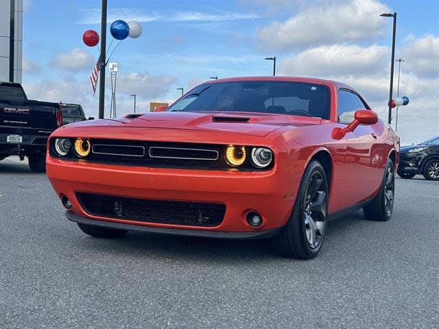 2019 Dodge Challenger SXT RWD