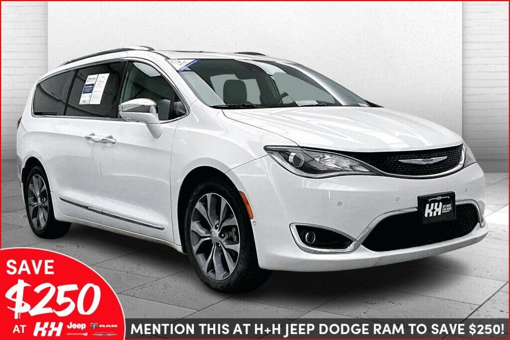 2018 Chrysler Pacifica Limited FWD