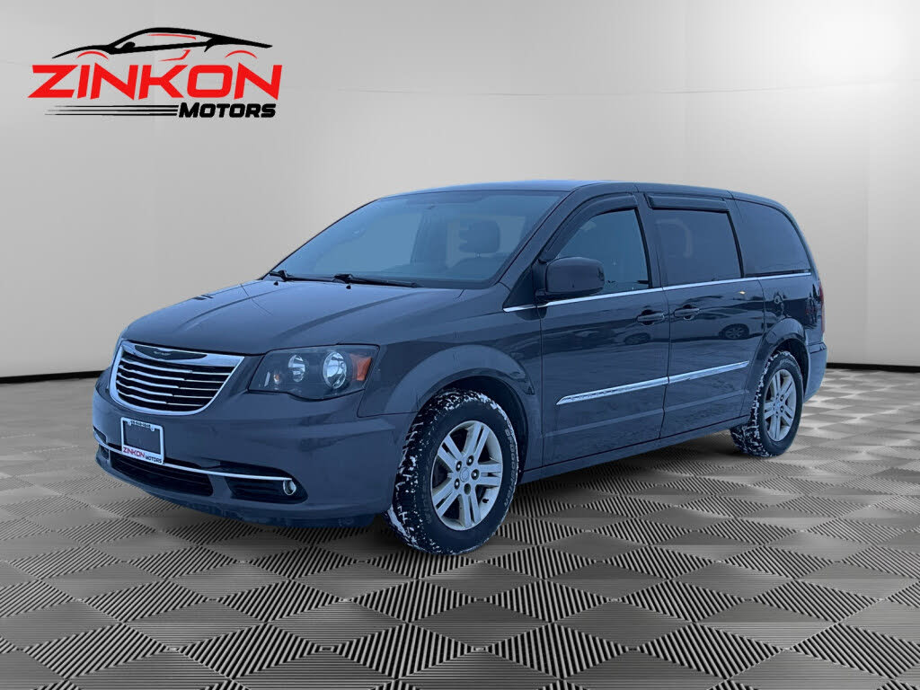 2016 Chrysler Town & Country S FWD