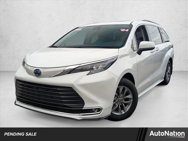 2024 Toyota Sienna XLE 7-Passenger FWD