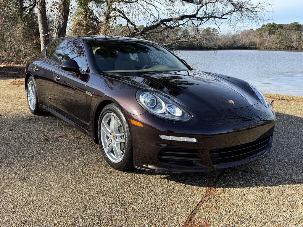 2016 Porsche Panamera 4