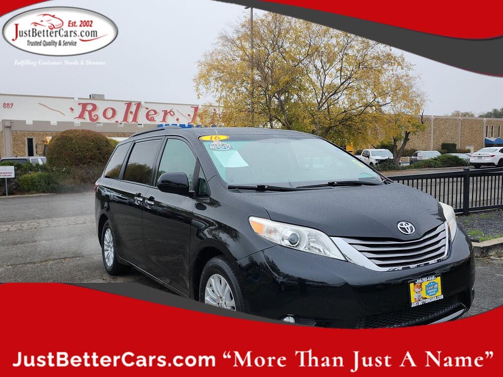 2016 Toyota Sienna XLE 7-Passenger Auto Access Seat