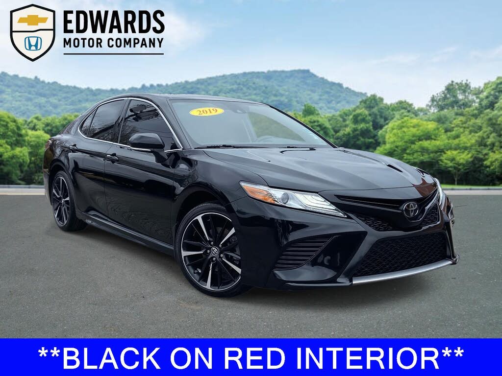 2019 Toyota Camry XSE FWD