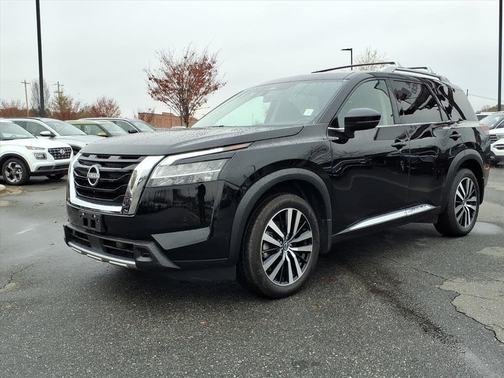 2024 Nissan Pathfinder Platinum FWD