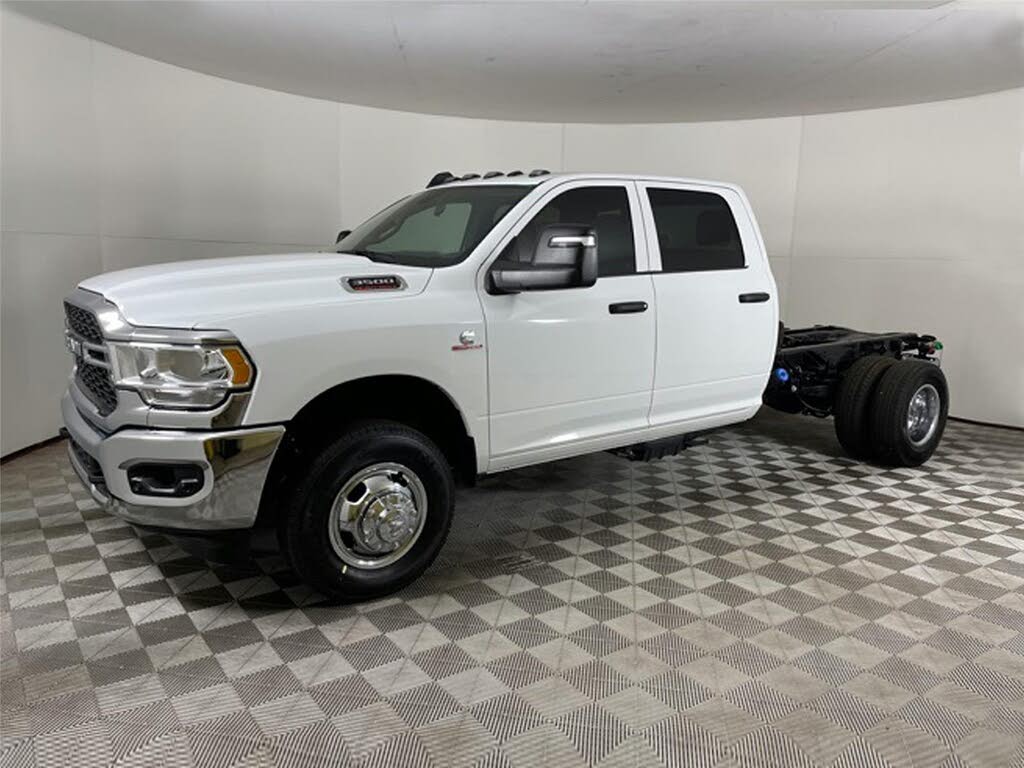 2024 RAM 3500 Chassis Tradesman Regular Cab 4WD