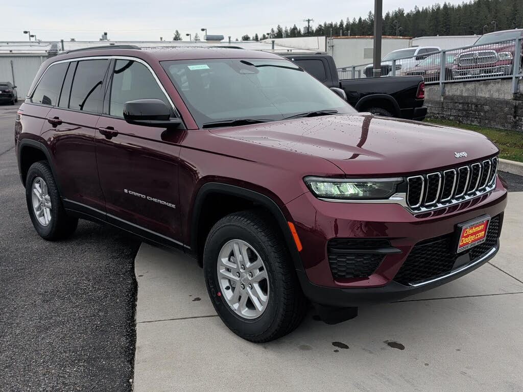 2025 Jeep Grand Cherokee Laredo 4WD