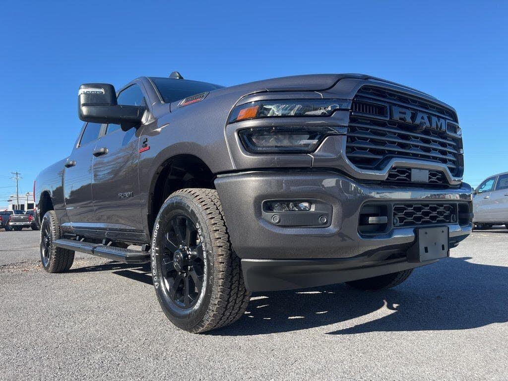 2025 RAM 2500 Big Horn Crew Cab 4WD