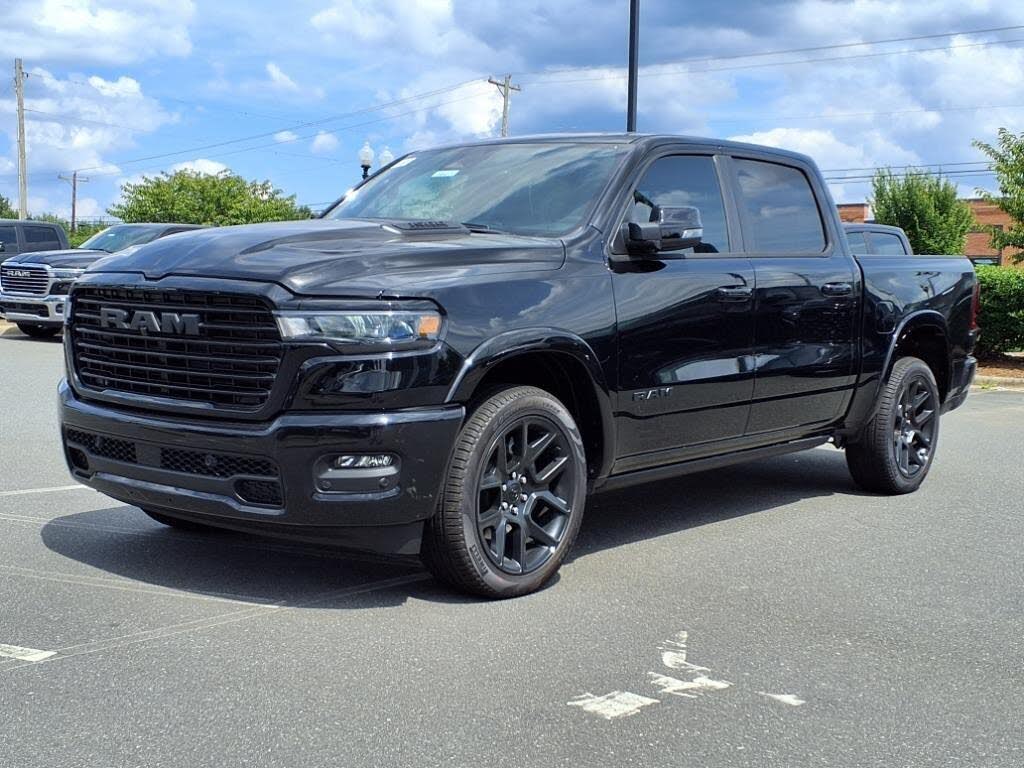 2026 RAM 1500 Laramie Crew Cab 4WD