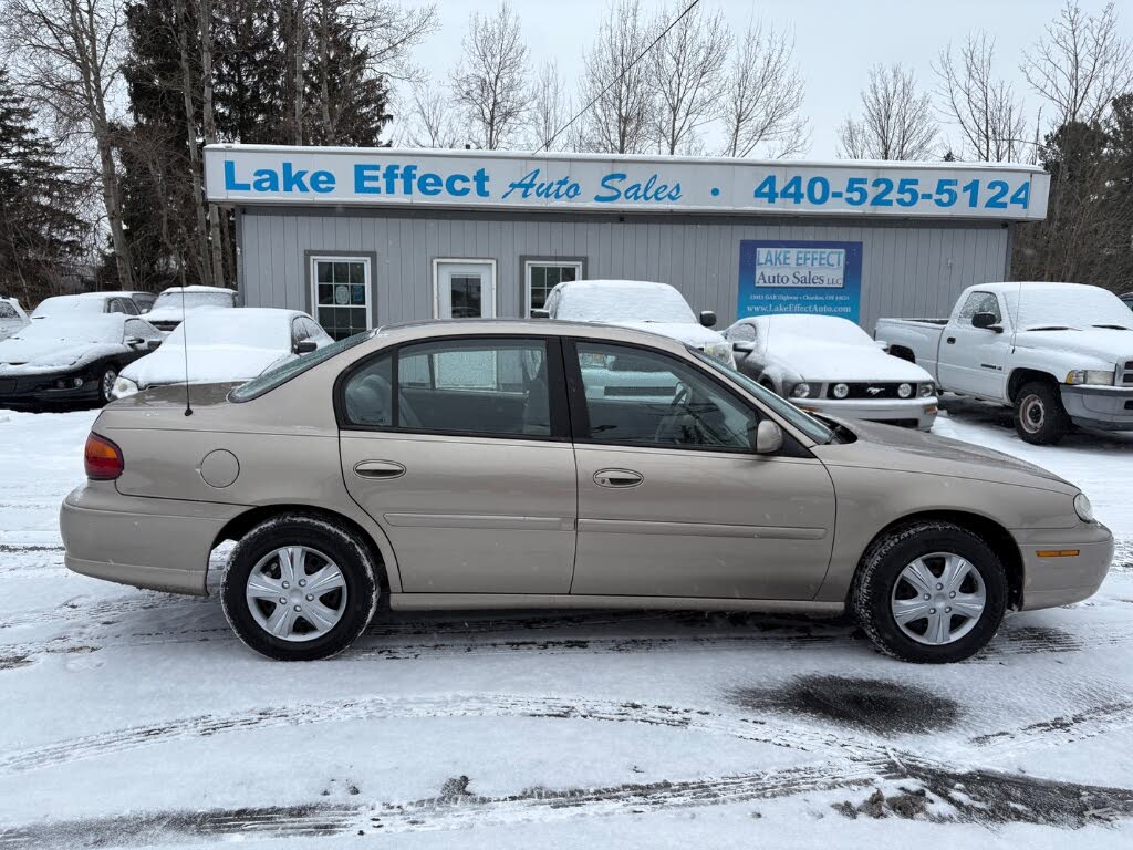 1997 Chevrolet Malibu Sedan FWD