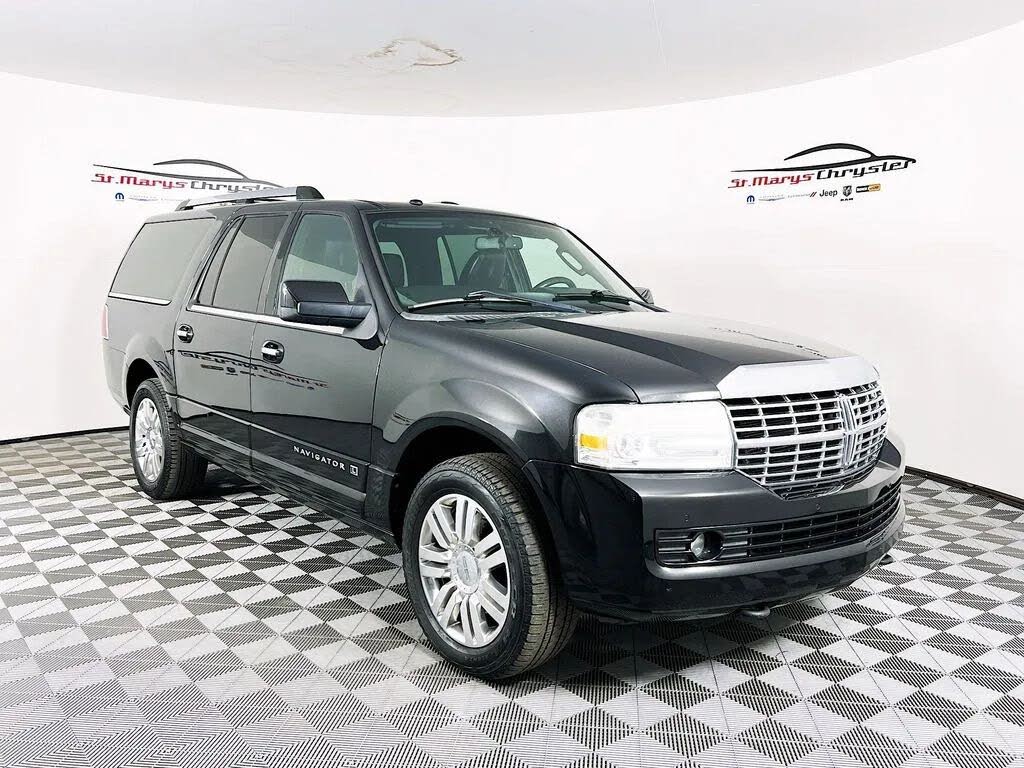2011 Lincoln Navigator L RWD