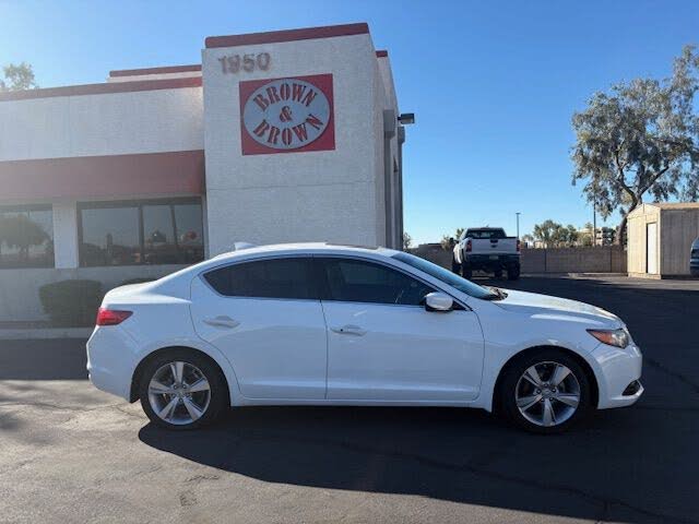 2014 Acura ILX 2.0L FWD with Premium Package