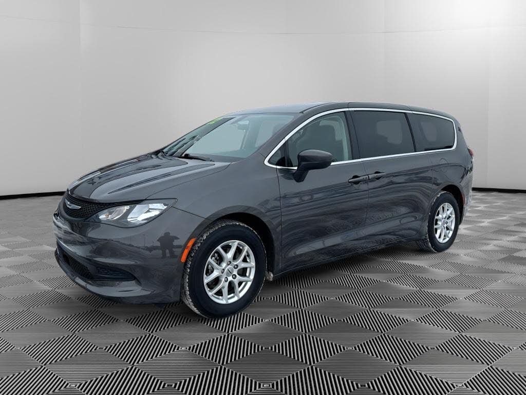 2022 Chrysler Voyager LX FWD