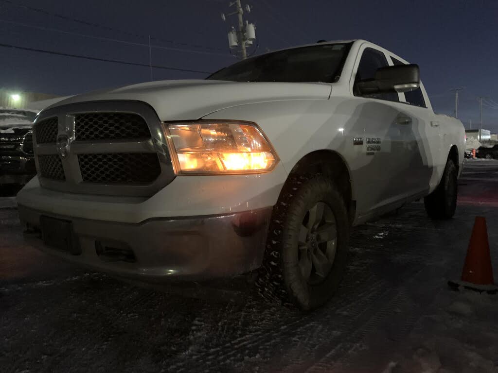 RAM 1500 Classic SLT Crew Cab 4WD 2022