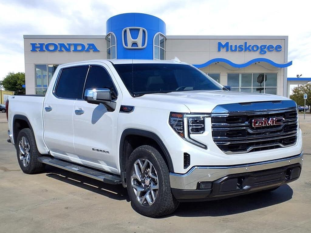 2023 GMC Sierra 1500 SLT Crew Cab 4WD