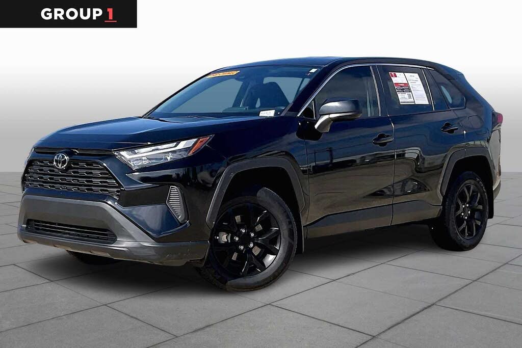 2024 Toyota RAV4 LE FWD