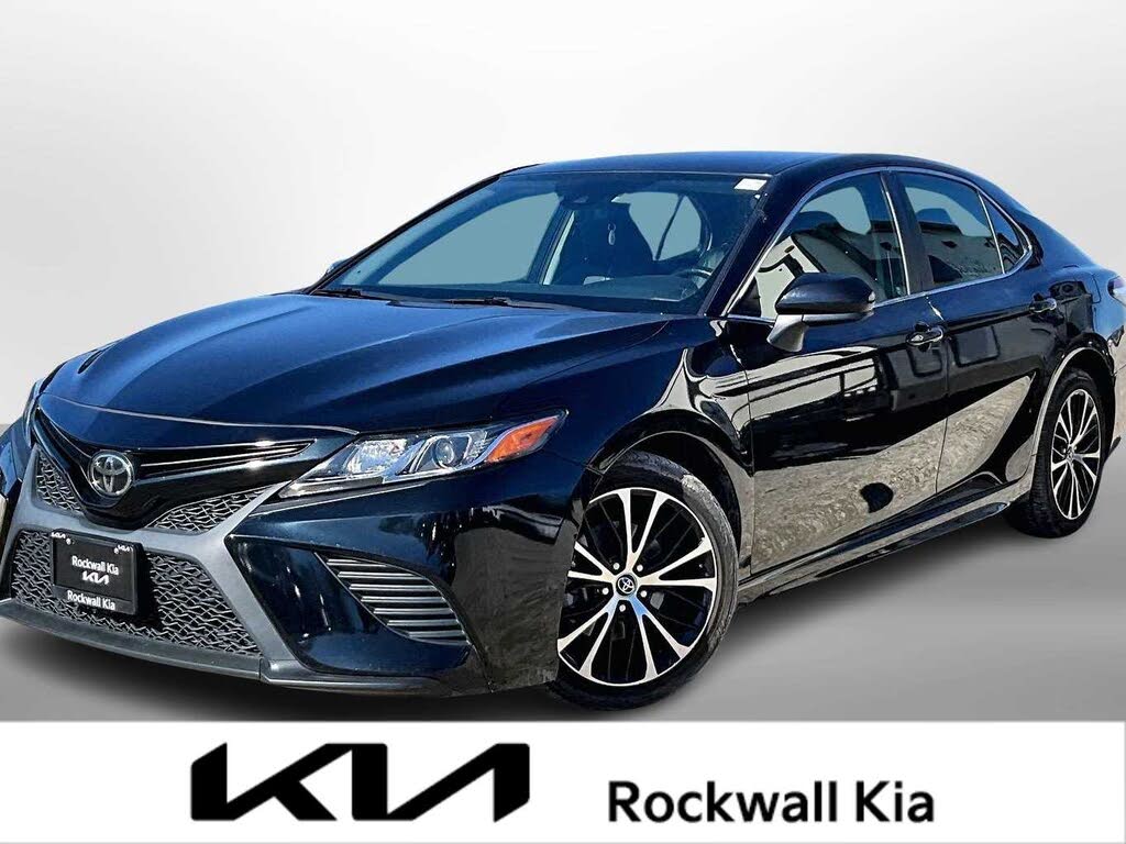 2020 Toyota Camry SE FWD