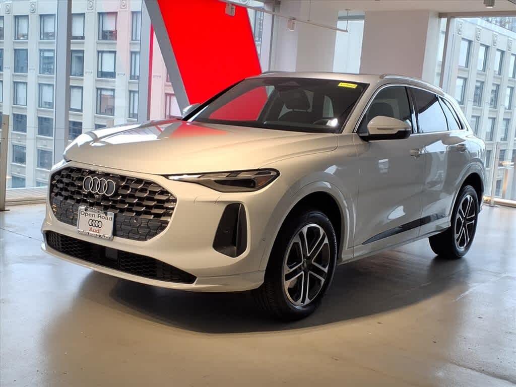 2025 Audi Q5 quattro Premium 40 TFSI