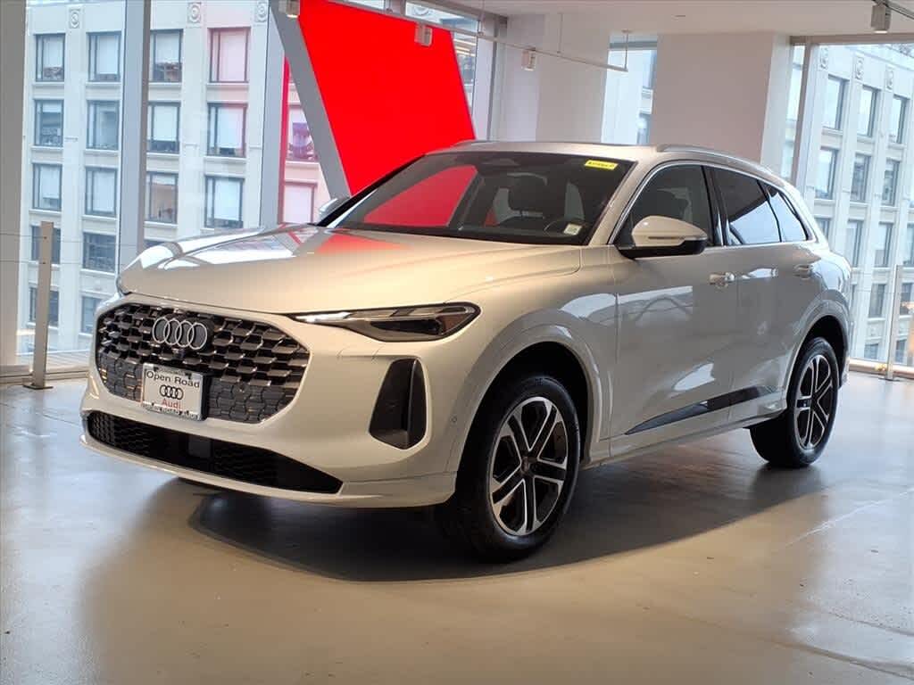 2025 Audi Q5 quattro Premium 40 TFSI