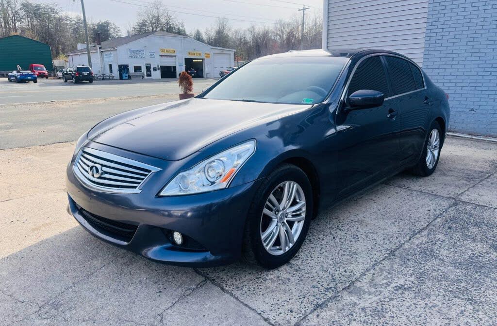 2010 INFINITI G37 Journey Sedan RWD