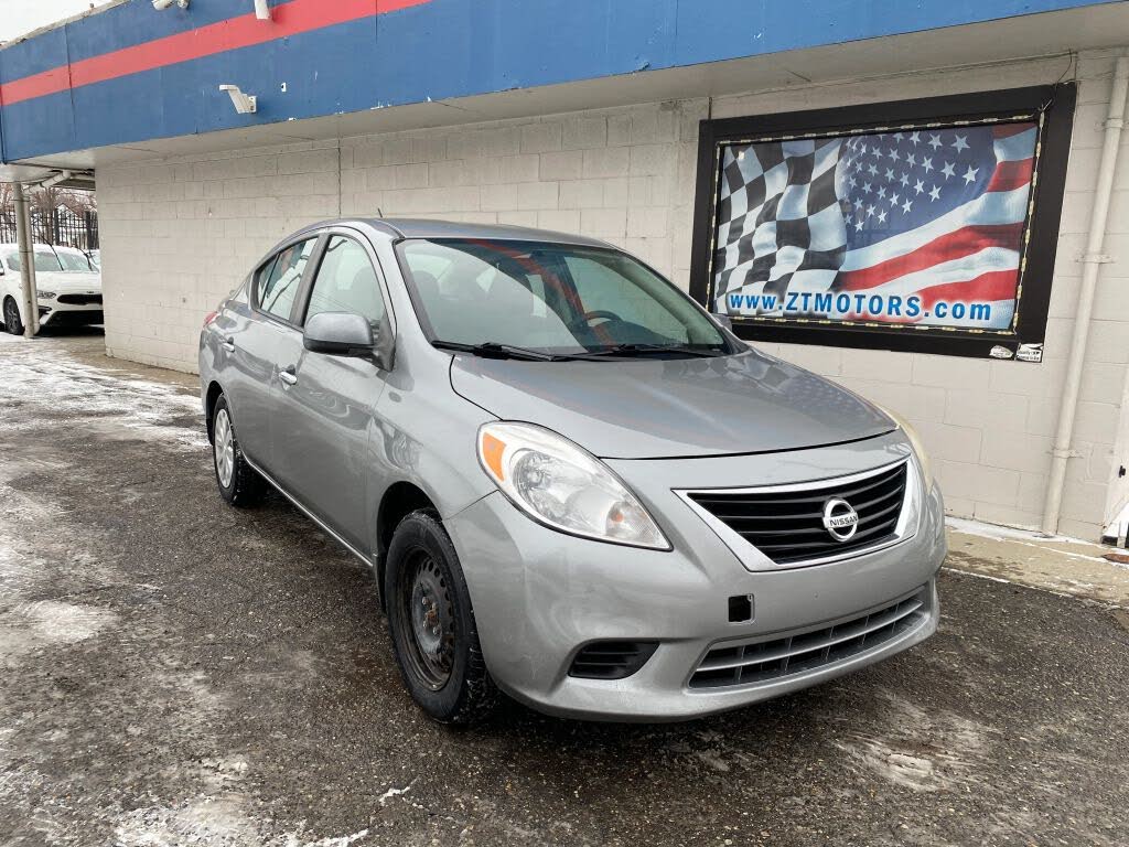 2013 Nissan Versa 1.6 SV