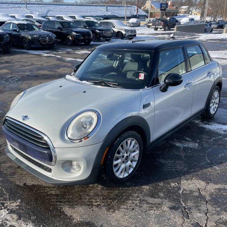 2016 MINI Cooper 4-Door Hatchback FWD
