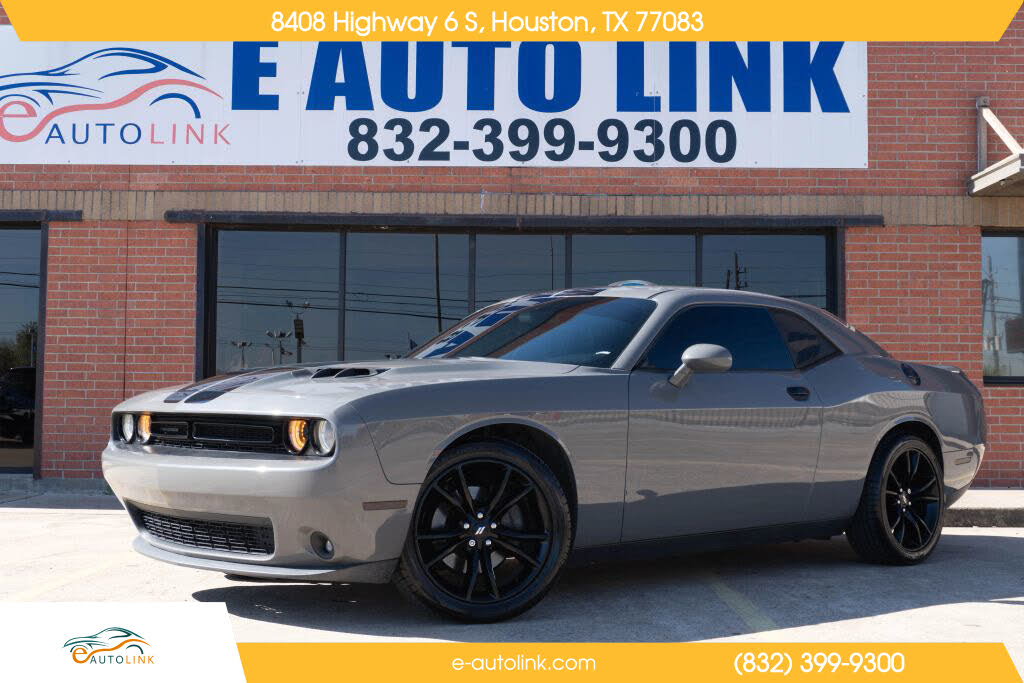 2017 Dodge Challenger SXT Plus RWD