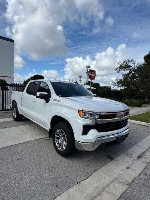 2022 Chevrolet Silverado 1500 LT Crew Cab 4WD